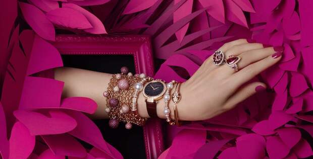 На какой руке носить браслет женщине: учимся правильно носить золотые и серебряные украшения на руке