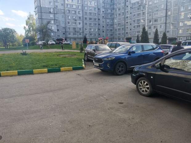 В Новомосковске водитель «Хавала» сбил во дворе мальчика