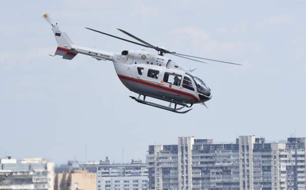 За пострадавшим в аварии с экскурсионным автобусом в российском регионе прилетел вертолет