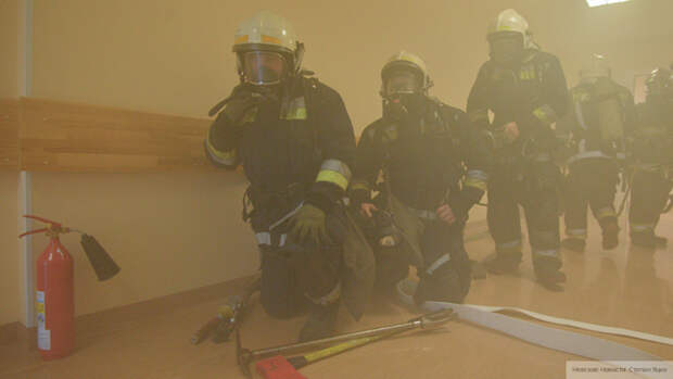 Хлопок бытового газа выбил окна и повредил стену жилого дома на Урале