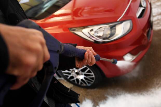 Россиянам рассказали о правилах мойки авто зимой