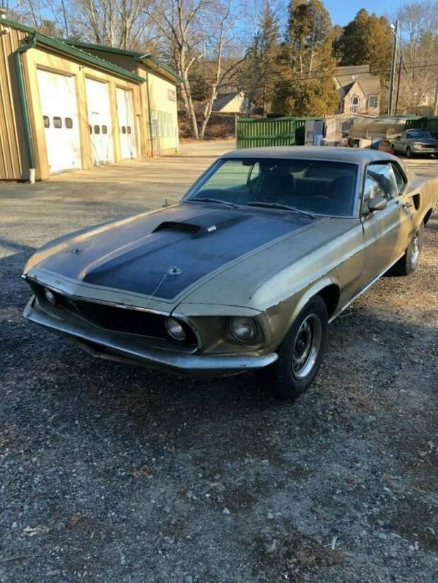 Ford Mustang 1969 года, который простоял 40 лет без движения