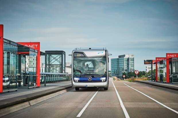 Mercedes-Benz продемонстрировал беспилотный автобус завтрашнего дня