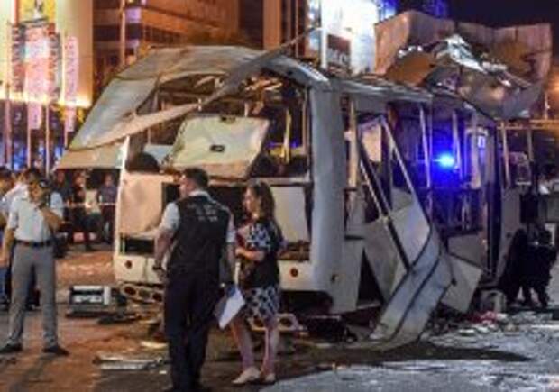 В результате взрыва в ПАЗе в центре Воронежа пострадало около 20 человек, двое умерли