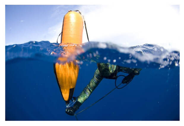 плот для подводной охоты