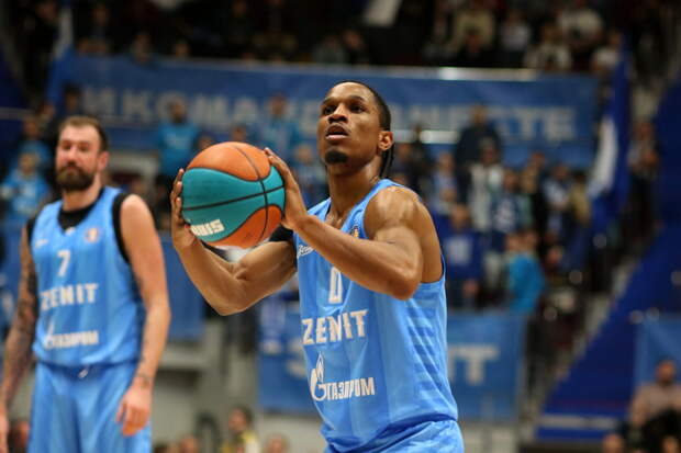 «Зенит» продлил контракт с Фрэйзером до 2027 года