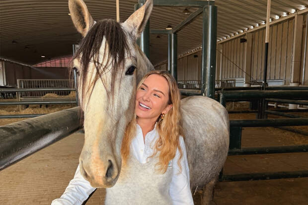 Не только лошади: Анна Асти строит ранчо мечты в Испании и восстанавливает деревню