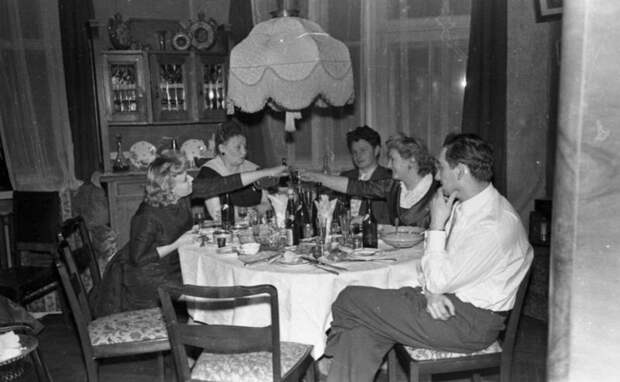 1959. Застолье. Москва
