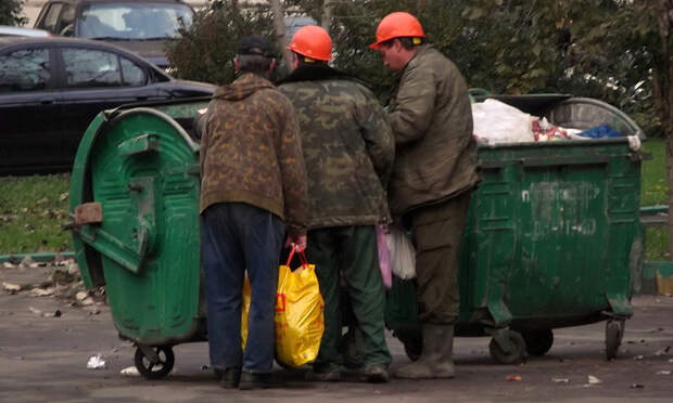 Россиянам предсказали  дальнейшее падение  доходов 