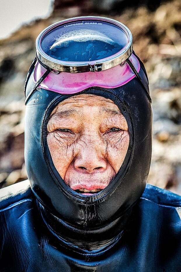 Хэне - ныряльщица за устрицами, морскими ежами. | Фото: huffingtonpost.com.