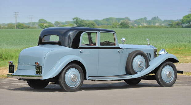 Старый голубой Rolls-Royce Phantom II 40/50 HP Continental Saloon by Barker '1934