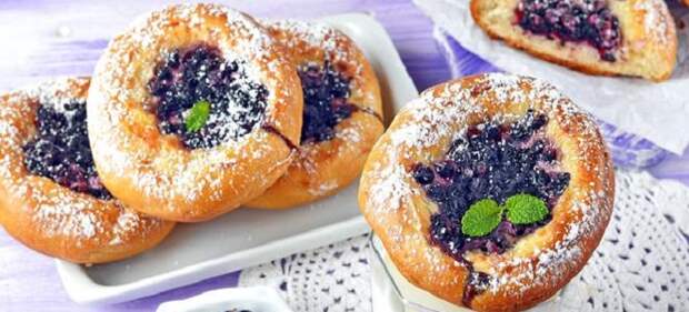 Ватрушки с творогом и вареньем