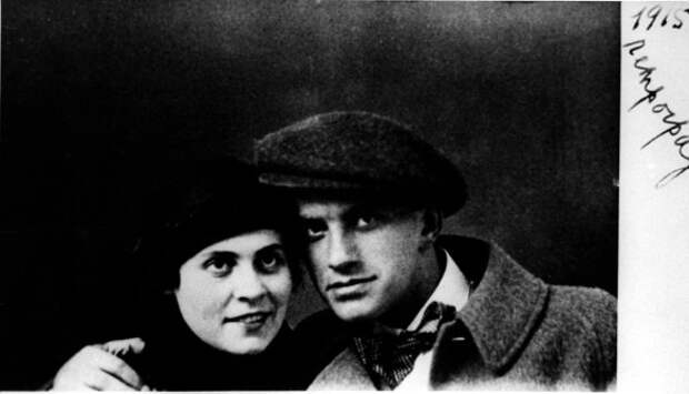 Владимир Маяковский и Лиля Брик. 1915. Фото: общественное достояние