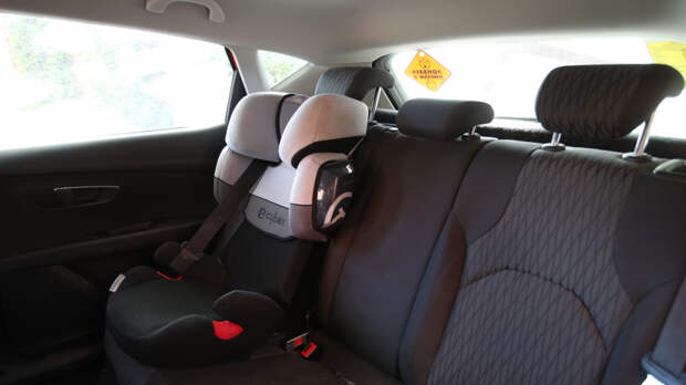 Штрафы за перевозку детей без автокресел увеличат в два раза