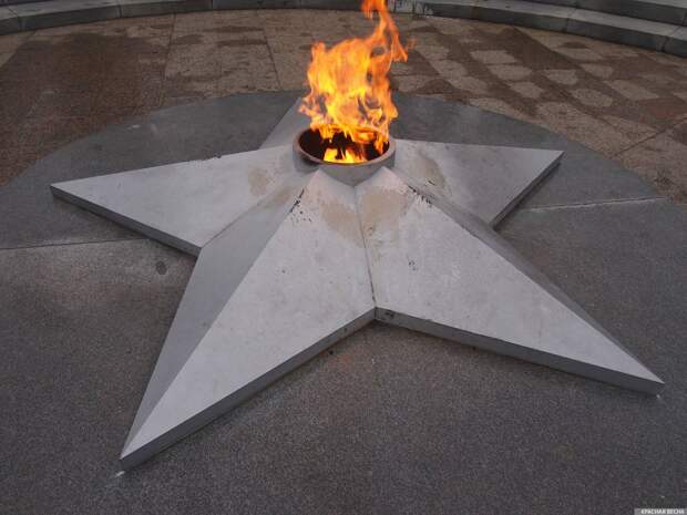 «Огонь памяти» с Могилы Неизвестного Солдата встретили в Ростове-на-Дону