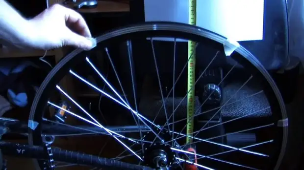 Как исправить любую «восьмерку» на колесе велосипеда - Сам себе мастер ...