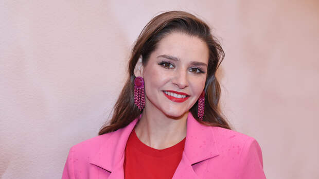 Год унижений: как звезда пятерых детей бежала из театра