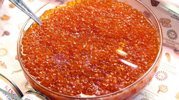 Более 60 кг красной икры изъяли у браконьеров на Камчатке