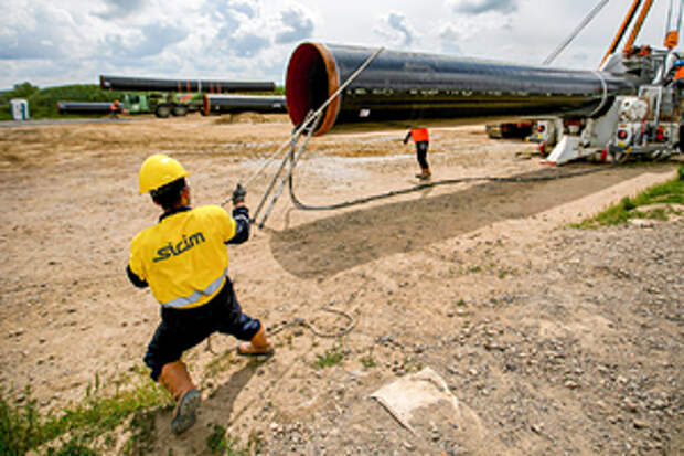 Появилось видео с места взрыва на нефтебазе в Донецке