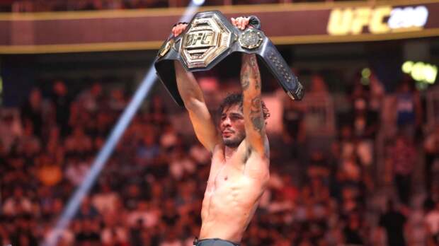 UFC champ Alexandre Pantoja