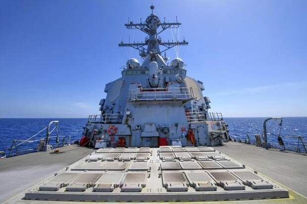 Сайт Avia.pro: силы России заблокировали пути к Крыму для двух военных кораблей США
