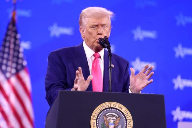 «Заставят капитулировать»: в Штатах возмутились матерным обращением Трампа к Ирану