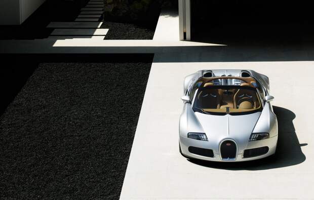 Первый прототип гиперкара Veyron Grand Sport 2008 года выпуска