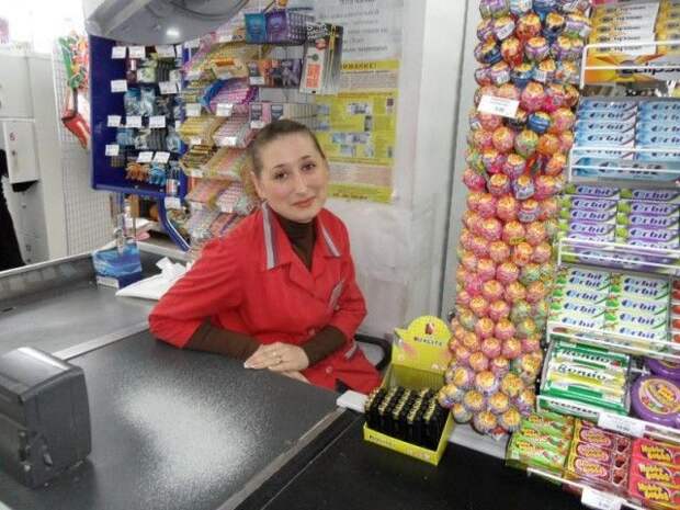 Симпатичные продавщицы