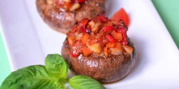 Шампиньоны, фаршированные овощами Как приготовить фаршированные шампиньоны в духовке: Шампиньоны, фаршированные овощами
