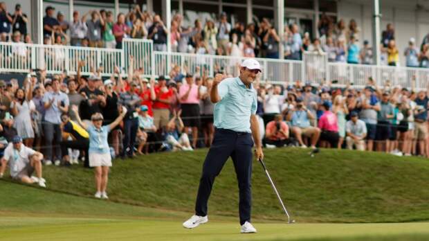 Scottie Scheffler sinks a putt to win the Players Championship.