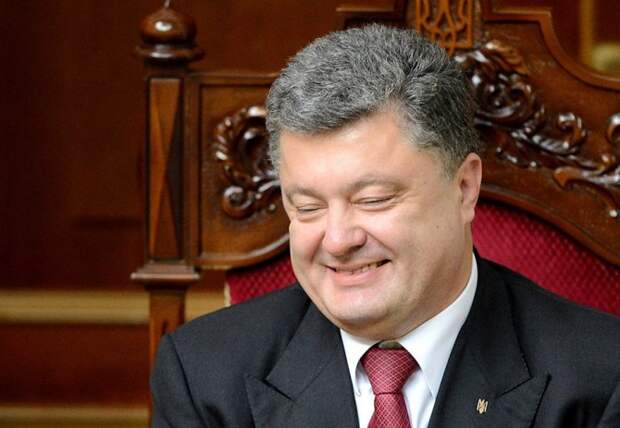 Пьяный барыга Порошенко «разводит» Украину