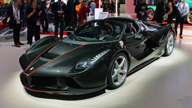 Гибридный суперкар Ferrari la Ferrari Aperta.