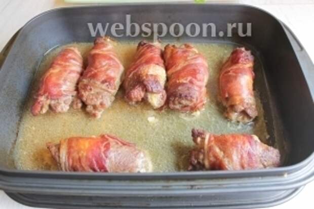 Мясо в процессе пустило сок. Вот такое оно получится. Ну очень вкусно! Приятного аппетита!
