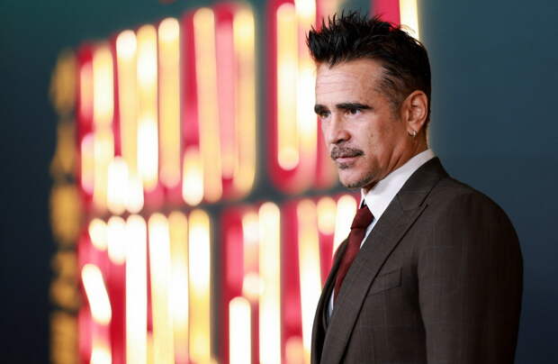 Колин Фаррелл прогулялся в облегающих штанах и вызвал ажиотаж в сети