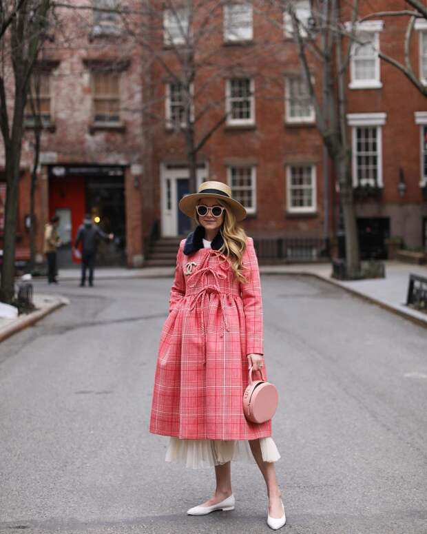Розовое пальто фото 6
