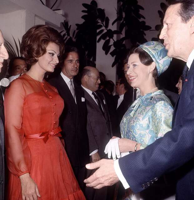 Sophia-Loren-meets-Princess-Margaret-at-the-Cannes-Film-Festival-in-1966-768x793.jpg
