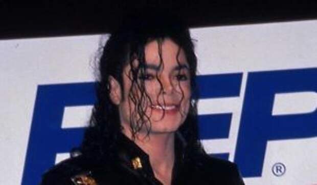 Галлюцинации и лечение у психотерапевта: изрезавшая себя дочь Майкла Джексона пытается выжить