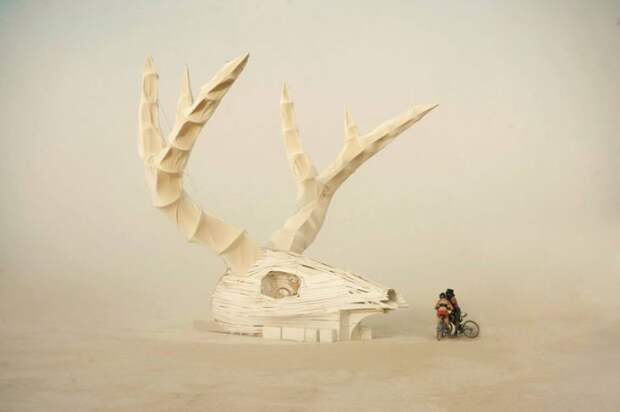 Изумительные фото с фестиваля Burning Man, мистического шоу огня посреди мёртвой пустыни Изумительные фото с фестиваля Burning Man, мистического шоу огня посреди мёртвой пустыни
