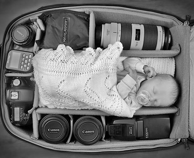 Фотография: Фотографы снимают своих крошек детей в фотосумках №5 - BigPicture.ru