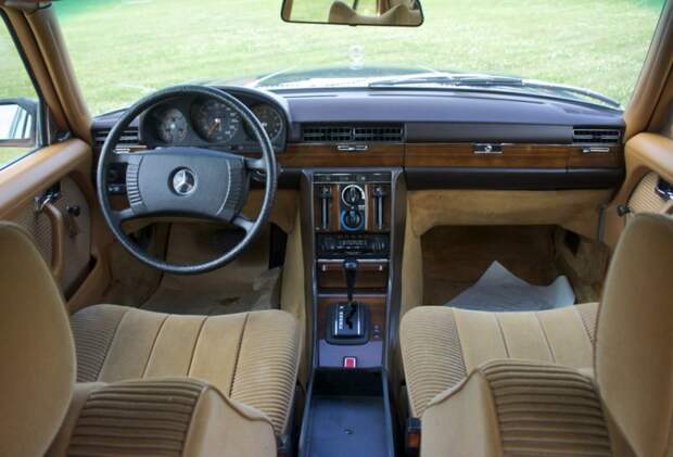 Служебный Mercedes-Benz W116 из СССР Служебный Mercedes-Benz W116 из СССР W116, mercedes, mercedes-benz, олдтаймер, ретро авто