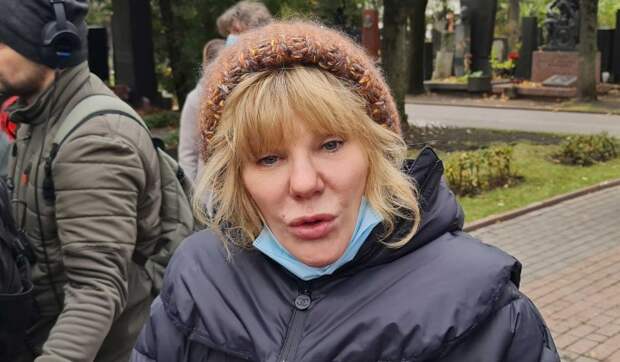 «Тяжело»: как живет оставшаяся в одиночестве после смерти Марка Захарова дочь