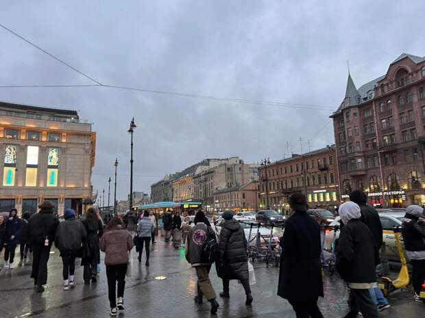 Предштормовое ветрище и ливни: Петербург простится с солнцем 6 июня