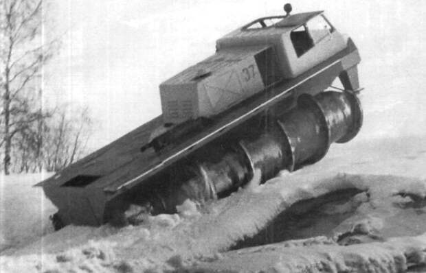 Советский шнекоход ШН-67, 1967 год. | Фото: images2.popmeh.ru.