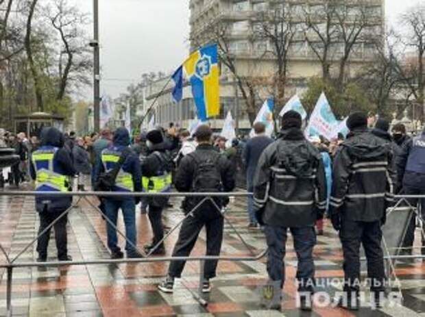 В Киеве проходит протест антипрививочников