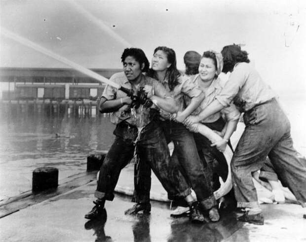 Женщины-пожарные в Перл-Харбор, 1941 год было, история, фото