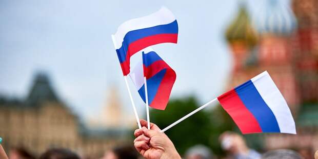 Празднование Дня флага в Москве завершится концертом на Поклонной горе Фото: М. Денисов mos.ru