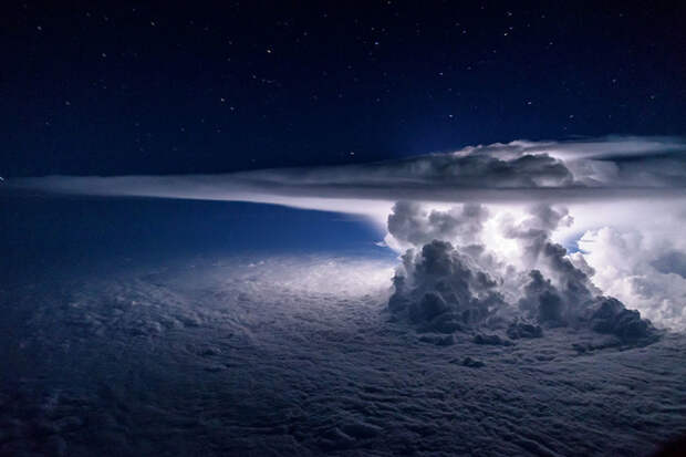 1. Шторм над Тихим океаном, к югу от Панамы пилот, фотография, шторм