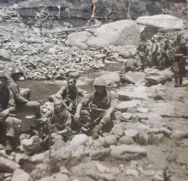 «Если хочешь пулю в зад — приезжай в Асадабад»