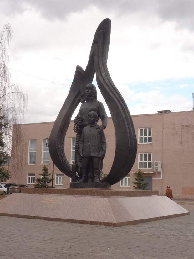 Памятник труженикам тыла «Слеза»