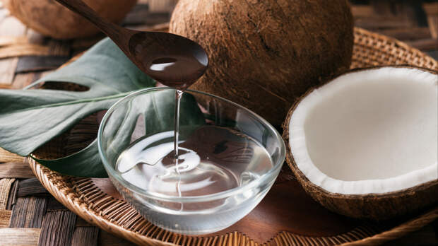 Зачем полоскать рот кокосовым маслом по утрам